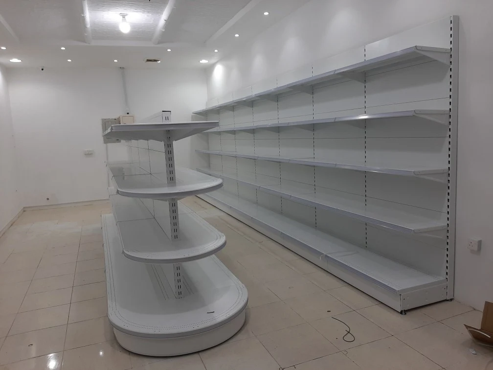 رفوف عرض بيضاء فاخرة سوبر ماركت