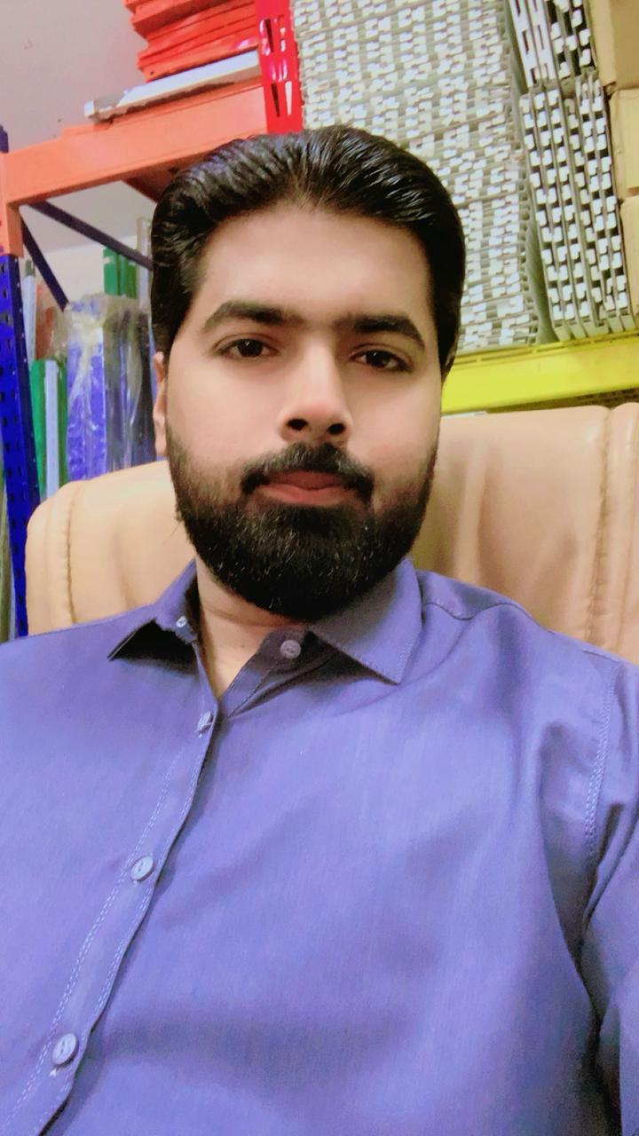 فريق عمل محل الرفوف