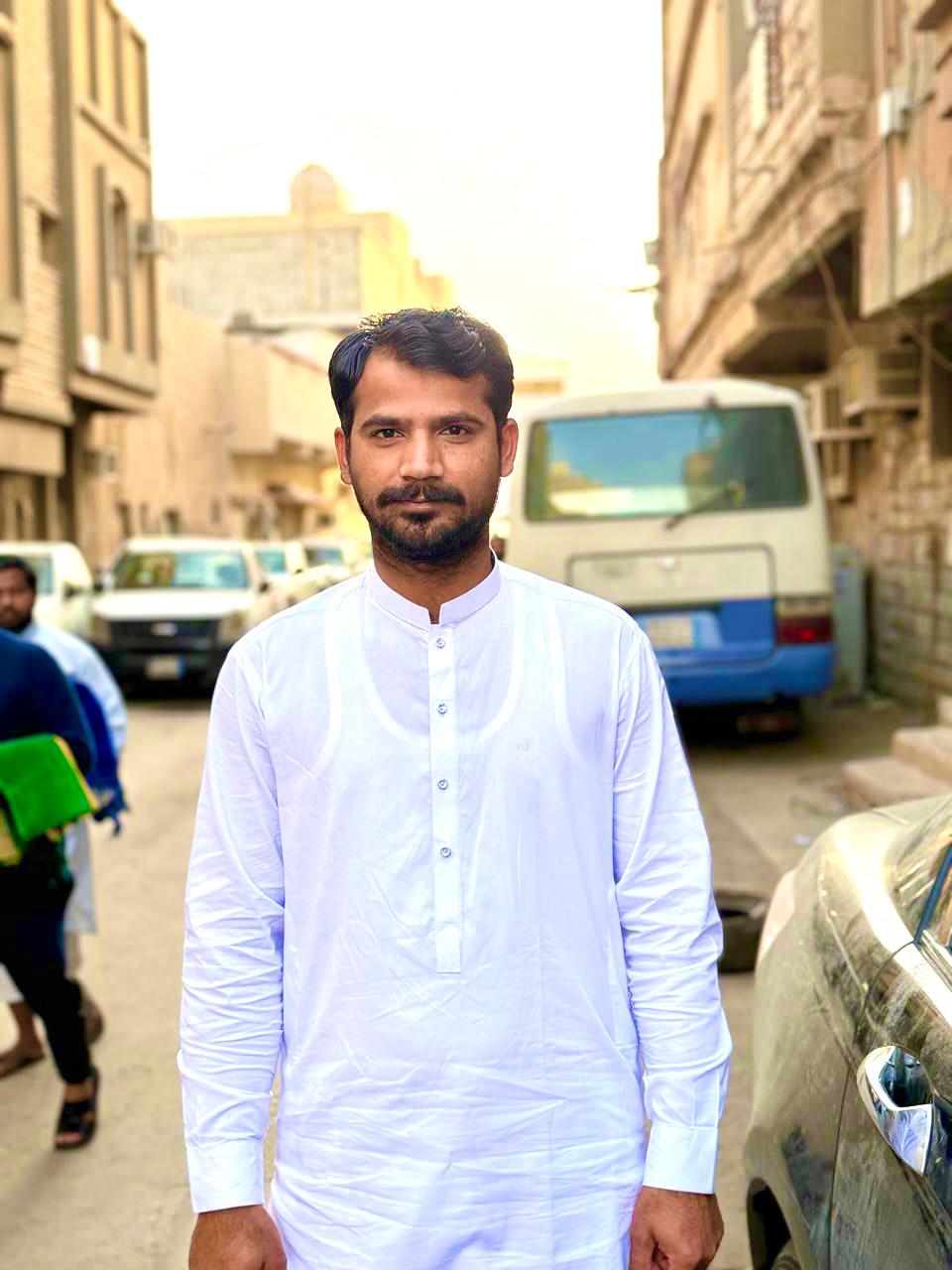 فريق عمل محل الرفوف